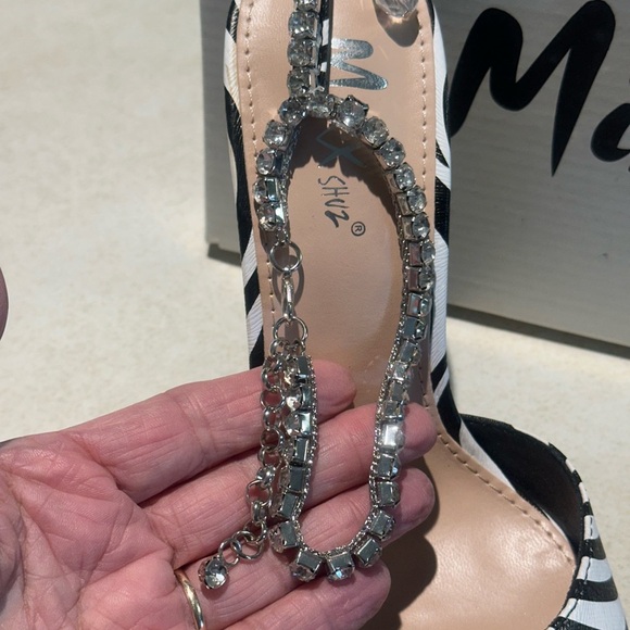 Size 6 MIXX SHUZ Black and White Zebra Print Heels with Rhinestone Ankle Strap - Picture 5 of 8